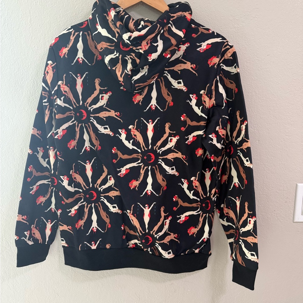 VERAMEAT Black Graphic Hoodie with Redhead Goddess Print – Comfy Size – NWT - Picture 5 of 8